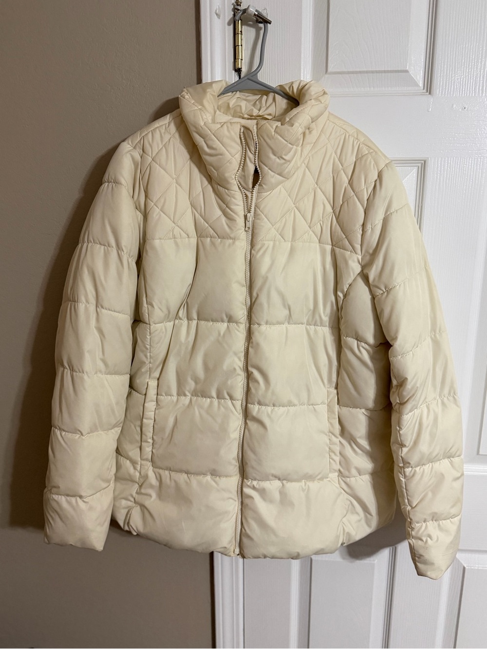 Old Navy Cream Quilted Puffer Jacket